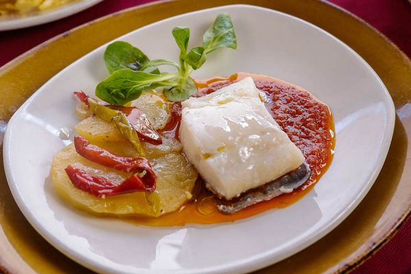 Griddled cod on tomato sauce