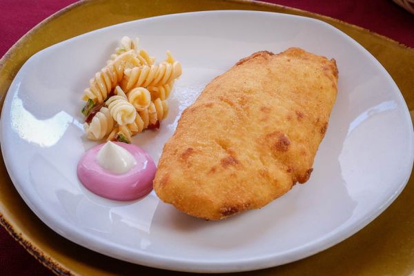 H&uuml;hnerbrust mit B&eacute;chamelso&szlig;e