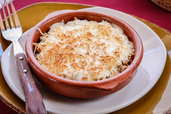 Grat&iacute;n de carne con tomate y berenjenas
